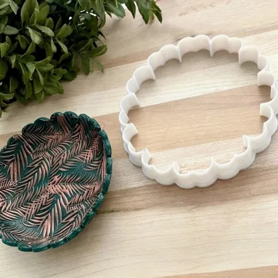 Large Scalloped Round Clay Cutter – 10cm for Trinket Dishes & Coasters